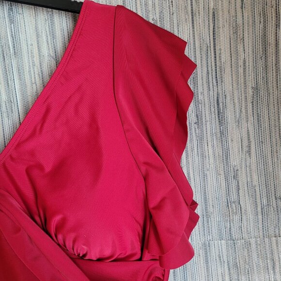NWOT Swimwear Swimsuit One Piece Size Large Women’s Red Layer Short Sleeve - Picture 4 of 9
